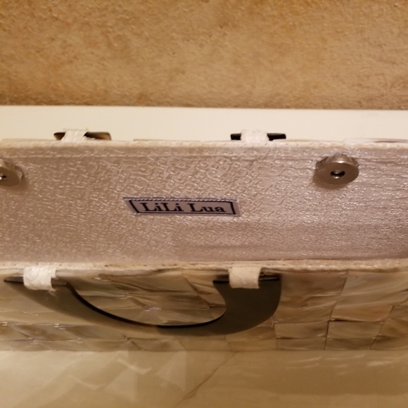 New! Mother of Pearl Seashell Purse - Picture 2 of 2